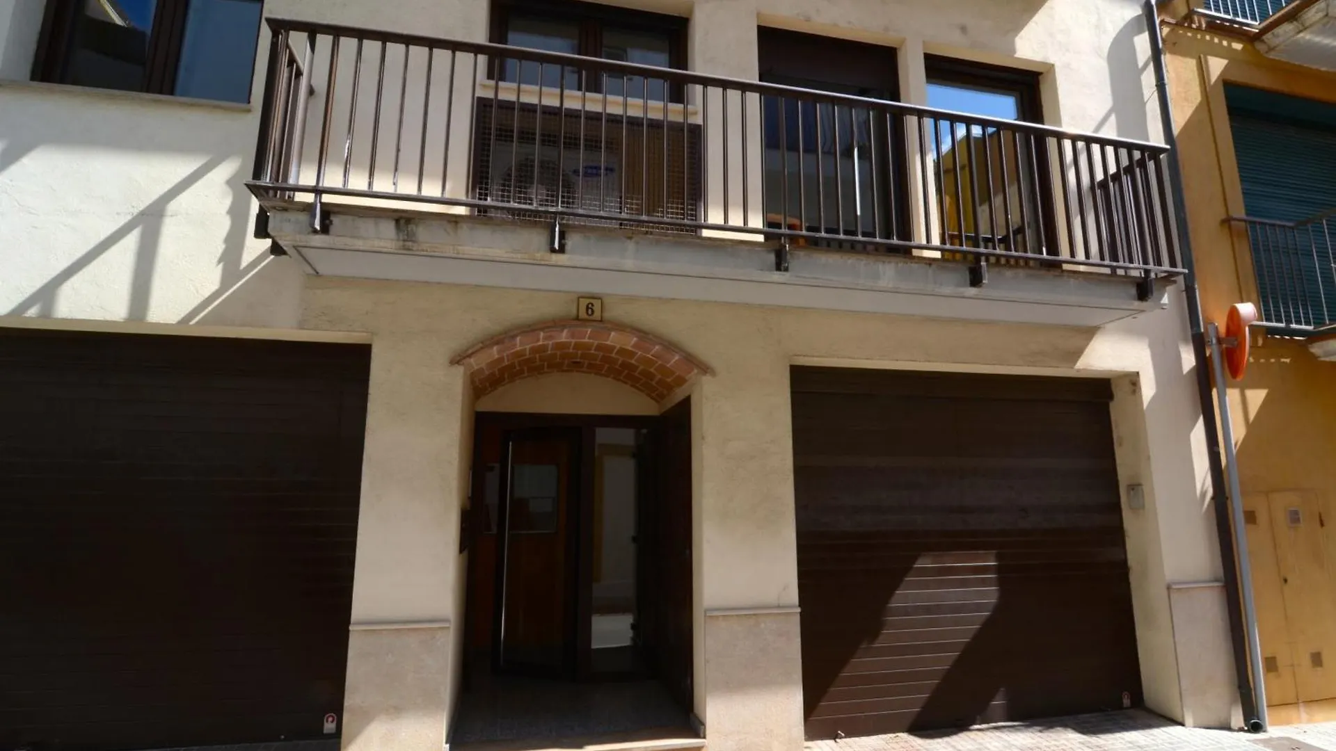 El Gavia 1-1 Apartment L'Escala